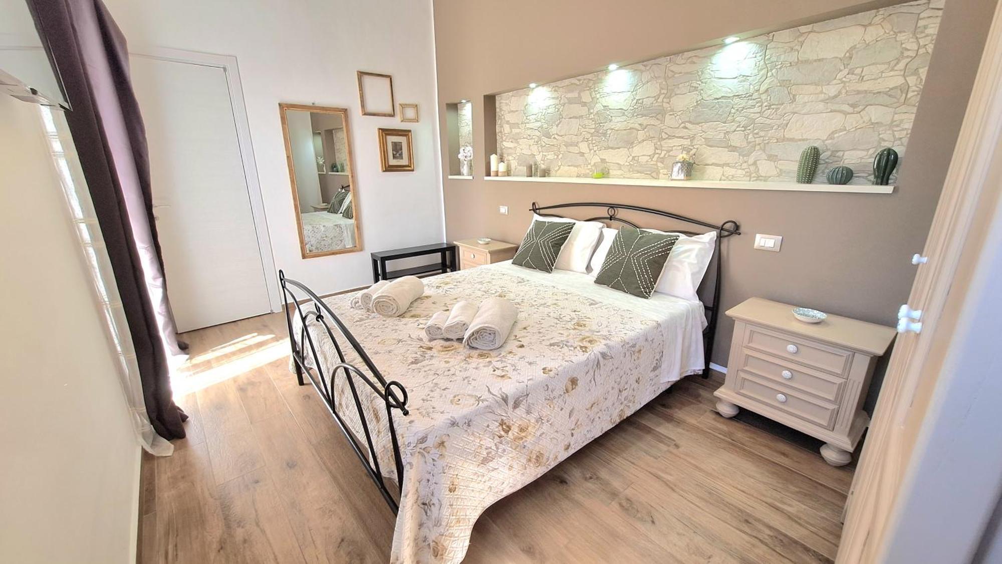 Citrus Giallo Apartment